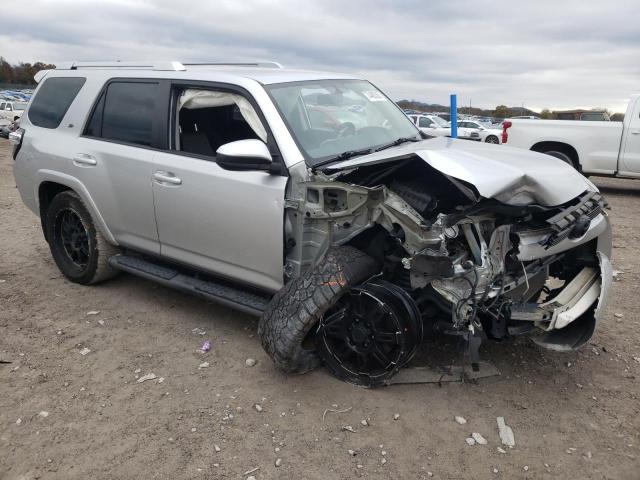 JTEBU5JRXG5393926 - 2016 TOYOTA 4RUNNER SR5/SR5 PREMIUM 银色 照片 4