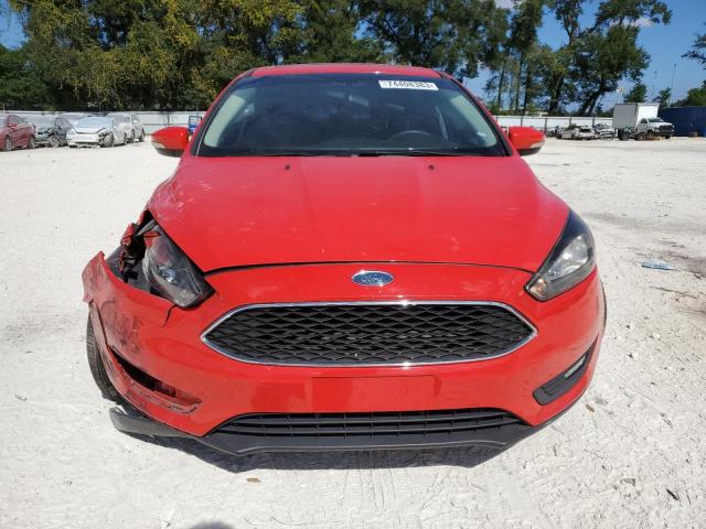 1FADP3H26HL322971 - 2017 FORD FOCUS SEL RED photo 5