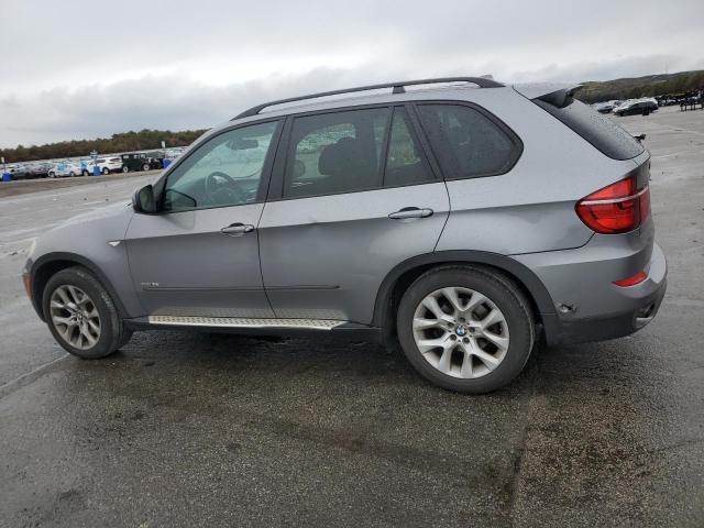 5UXZV4C56BL402726 - 2011 BMW X5 XDRIVE35I GRAY photo 2