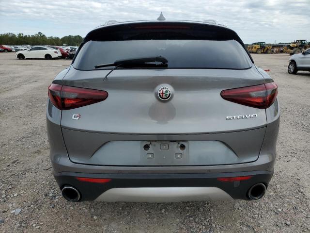 ZASFAKAN4J7B75946 - 2018 ALFA ROMEO STELVIO GRAY photo 6