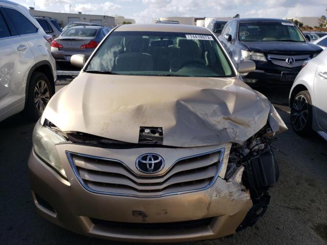 4T1BF3EK3BU714215 - 2011 TOYOTA CAMRY BASE GOLD photo 5