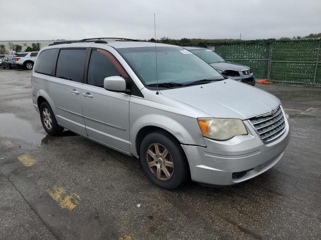 2A8HR54109R530196 - 2009 CHRYSLER TOWN & COU TOURING SILVER photo 4