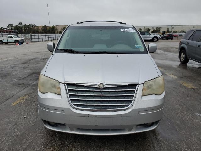 2A8HR54109R530196 - 2009 CHRYSLER TOWN & COU TOURING SILVER photo 5