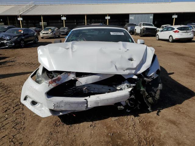 1FATP8UH5F5400676 - 2015 FORD MUSTANG WHITE photo 5