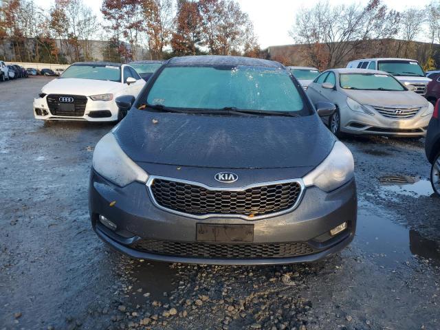 KNAFK5A82G5548677 - 2016 KIA FORTE LX GRAY photo 5