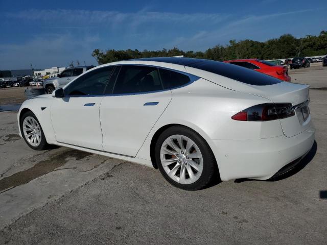 5YJSA1E26JF258371 - 2018 TESLA MODEL S WHITE photo 2