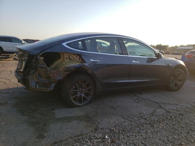 5YJ3E1EA5JF039644 - 2018 TESLA MODEL 3 GRAY photo 3