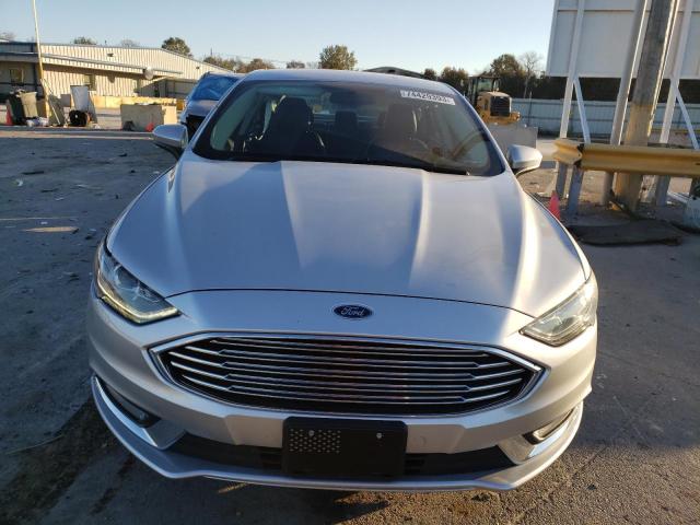 3FA6P0HD9JR267450 - 2018 FORD FUSION SE SILVER photo 5