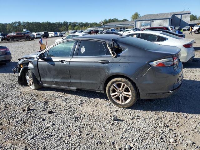 3FA6P0H77JR179104 - 2018 FORD FUSION SE GRAY photo 2