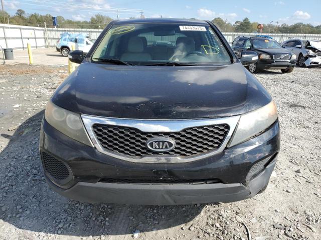 5XYKT3A13BG021172 - 2011 KIA SORENTO BASE BLACK photo 5