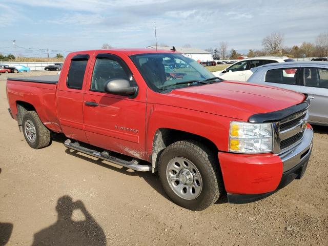 1GCRCREA0BZ315173 - 2011 CHEVROLET SILVERADO C1500  LS RED photo 4