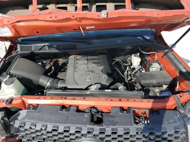 5TFRM5F17JX126471 - 2018 TOYOTA TUNDRA DOUBLE CAB SR/SR5 ORANGE photo 11