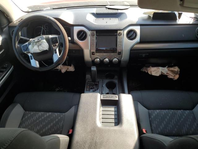 5TFRM5F17JX126471 - 2018 TOYOTA TUNDRA DOUBLE CAB SR/SR5 ORANGE photo 8