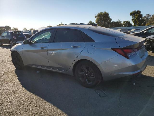 5NPLM4AG1MH008587 - 2021 HYUNDAI ELANTRA SEL SILVER photo 2