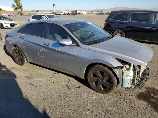 5NPLM4AG1MH008587 - 2021 HYUNDAI ELANTRA SEL SILVER photo 4