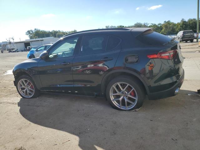 ZASFAKPN6J7B80427 - 2018 ALFA ROMEO STELVIO SPORT Schwarz Foto 2