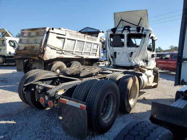 1FUJGBDVXGLHG2799 - 2016 FREIGHTLINER CASCADIA 1 WHITE photo 4