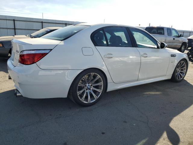 WBSNB9C51AC043234 - 2010 BMW M5 WHITE photo 3