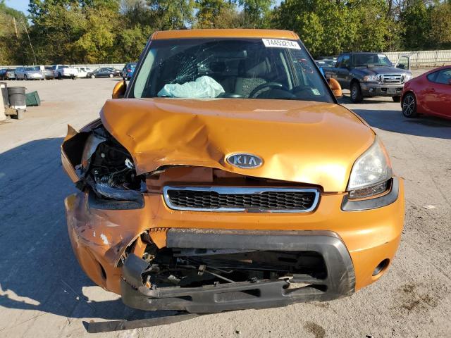 KNDJT2A23B7288629 - 2011 KIA SOUL + ORANGE photo 5