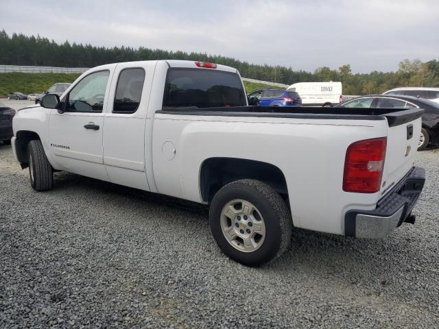 2GCEC19J681197917 - 2008 CHEVROLET SILVERADO C1500 WHITE photo 2