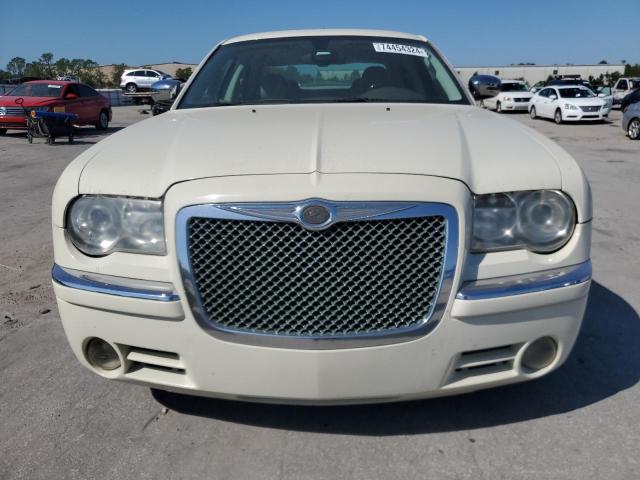 2C3KA63HX8H334977 - 2008 CHRYSLER 300C CREAM photo 5