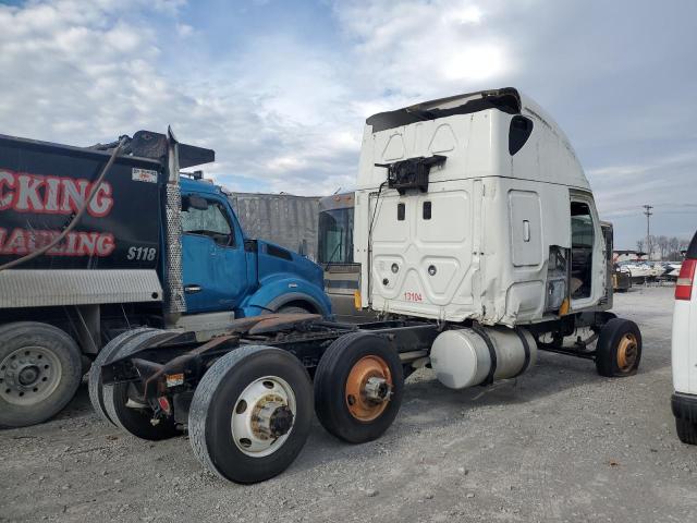 3AKJGLDV5DSFF7932 - 2013 FREIGHTLINER CASCADIA 1 WHITE photo 4