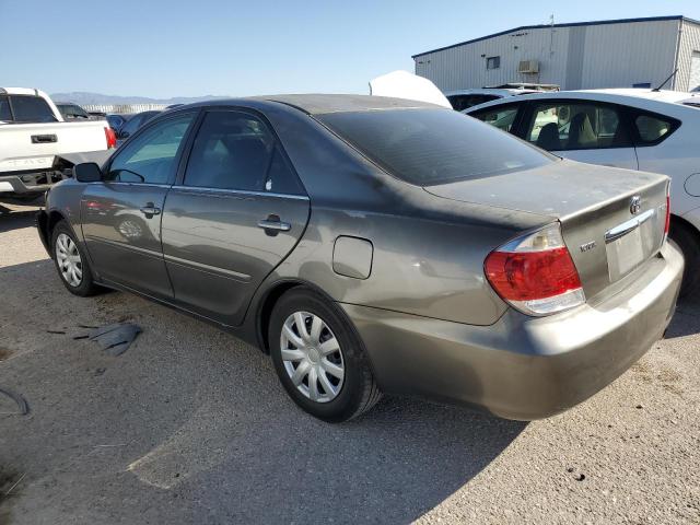 4T1BE32K15U976505 - 2005 TOYOTA CAMRY LE CHARCOAL photo 2