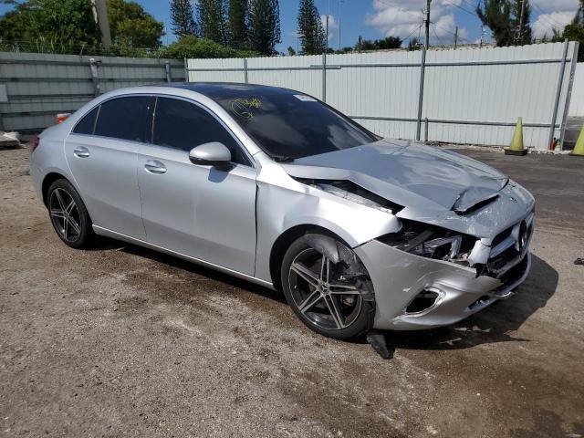 W1K3G4FB2NJ373556 - 2022 MERCEDES-BENZ A 220 4MATIC SILVER photo 4