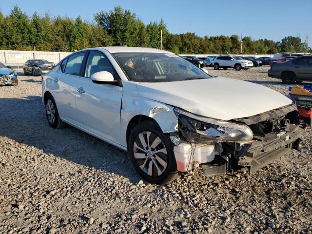 1N4BL4BV4LC211310 - 2020 NISSAN ALTIMA S WHITE photo 4