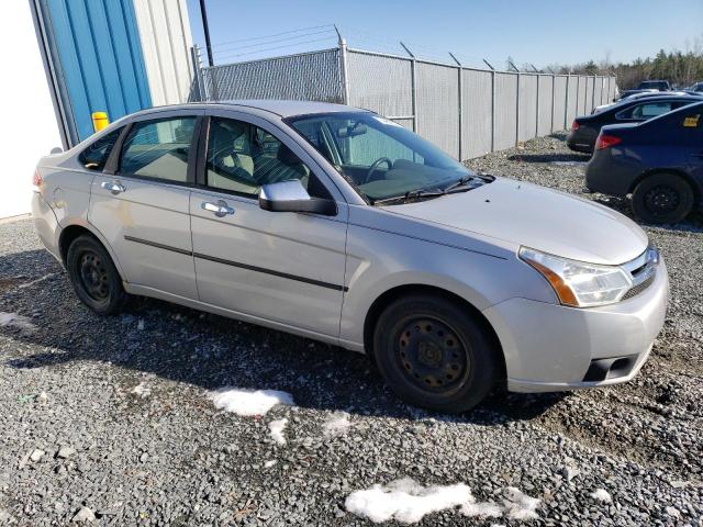 1FAHP34N08W160500 - 2008 FORD FOCUS S/SE GRAY photo 4