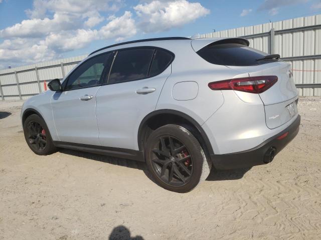 ZASPAJAN7L7C95371 - 2020 ALFA ROMEO STELVIO SILVER photo 2