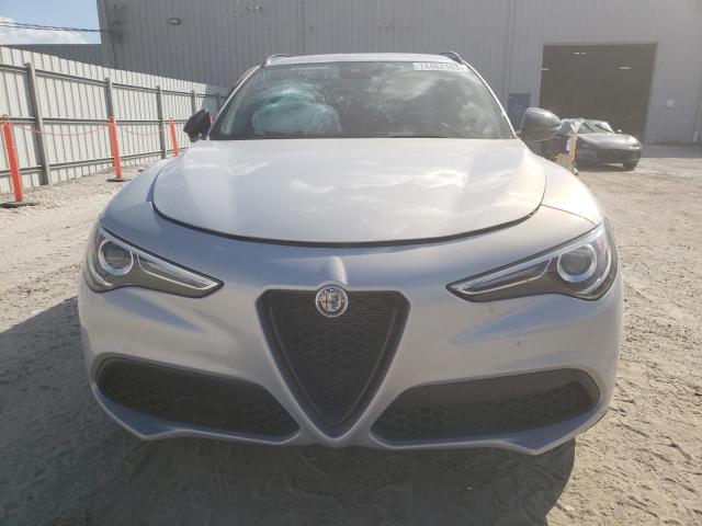 ZASPAJAN7L7C95371 - 2020 ALFA ROMEO STELVIO SILVER photo 5