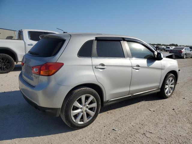 4A4AP4AU2FE036933 - 2015 MITSUBISHI OUTLANDER SE SILVER photo 3