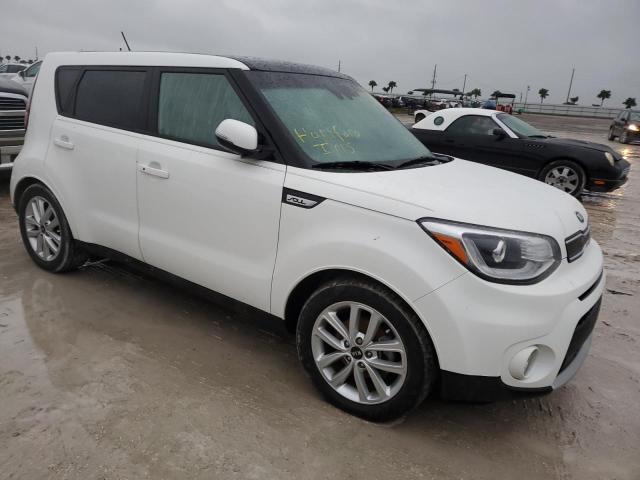 KNDJP3A51K7921245 - 2019 KIA SOUL + WHITE photo 4