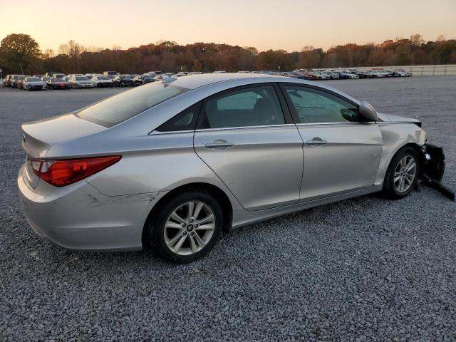 5NPEB4AC7DH702390 - 2013 HYUNDAI SONATA GLS SILVER photo 3