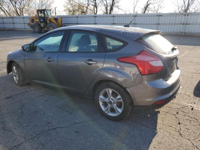 1FAHP3K28CL304023 - 2012 FORD FOCUS SE GRAY photo 2