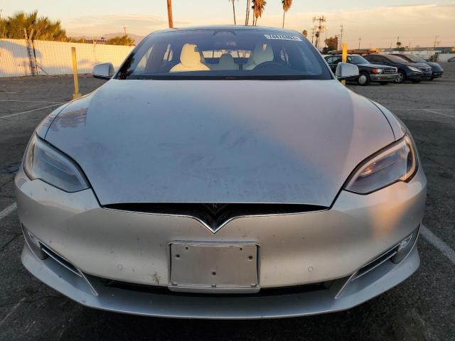 5YJSA1E43JF285366 - 2018 TESLA MODEL S Արծաթագույն լուսանկար 5