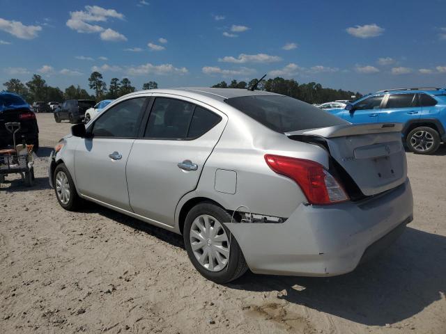 3N1CN7AP7HK429906 - 2017 NISSAN VERSA S SILVER photo 2