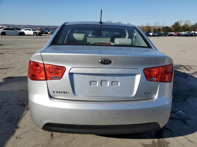 KNAFU4A26A5254173 - 2010 KIA FORTE EX SILVER photo 6