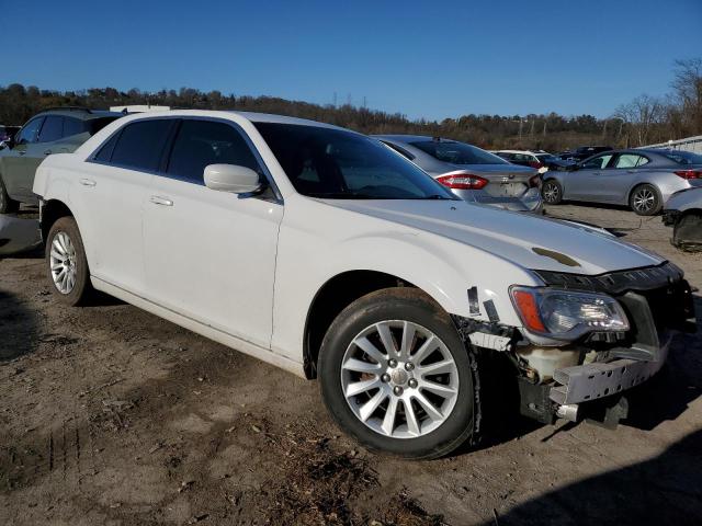 2C3CCAAG4CH126744 - 2012 CHRYSLER 300 WHITE photo 4