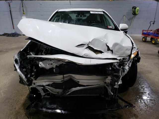 4T1B11HK0KU240772 - 2019 TOYOTA CAMRY L WHITE photo 5