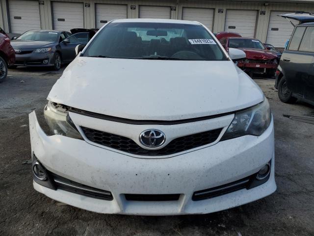 4T1BF1FK7EU414961 - 2014 TOYOTA CAMRY L WHITE photo 5