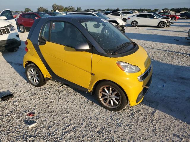 WMEEJ3BA6FK807471 - 2015 SMART FORTWO PURE YELLOW photo 4