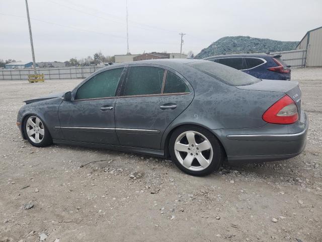 WDBUF72X37B071371 - 2007 MERCEDES-BENZ E 550 GRAY photo 2