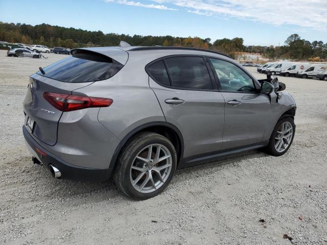 ZASFAKNN9J7B80408 - 2018 ALFA ROMEO STELVIO TI SPORT GRAY photo 3