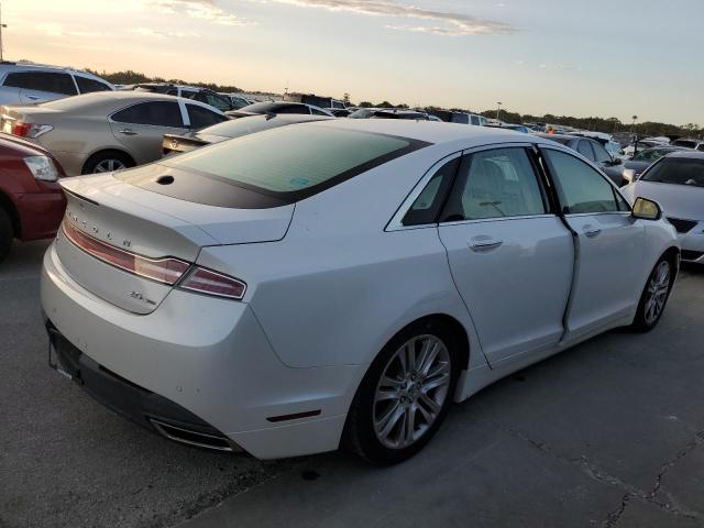 3LN6L2G93DR825095 - 2013 LINCOLN MKZ WHITE photo 3