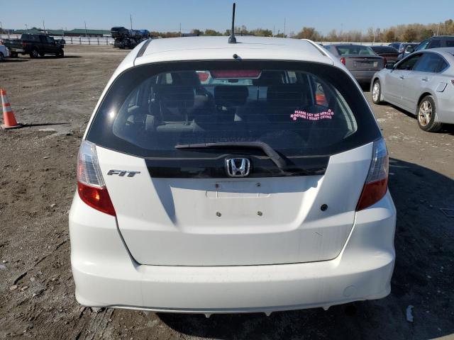 JHMGE8H25AS017451 - 2010 HONDA FIT WHITE photo 6