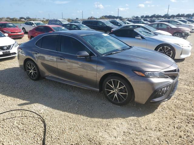 4T1G11AK1RU889197 - 2024 TOYOTA CAMRY SE NIGHT SHADE GRAY photo 4