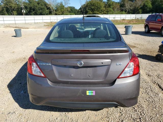 3N1CN7AP2JL878118 - 2018 NISSAN VERSA S GRAY photo 6