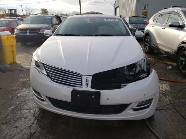 3LN6L2GK3GR632551 - 2016 LINCOLN MKZ WHITE photo 5